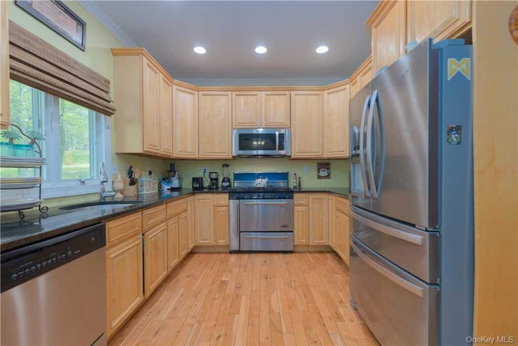 5 Park Avenue, New City, NY 10956 - Photo 10 of 29