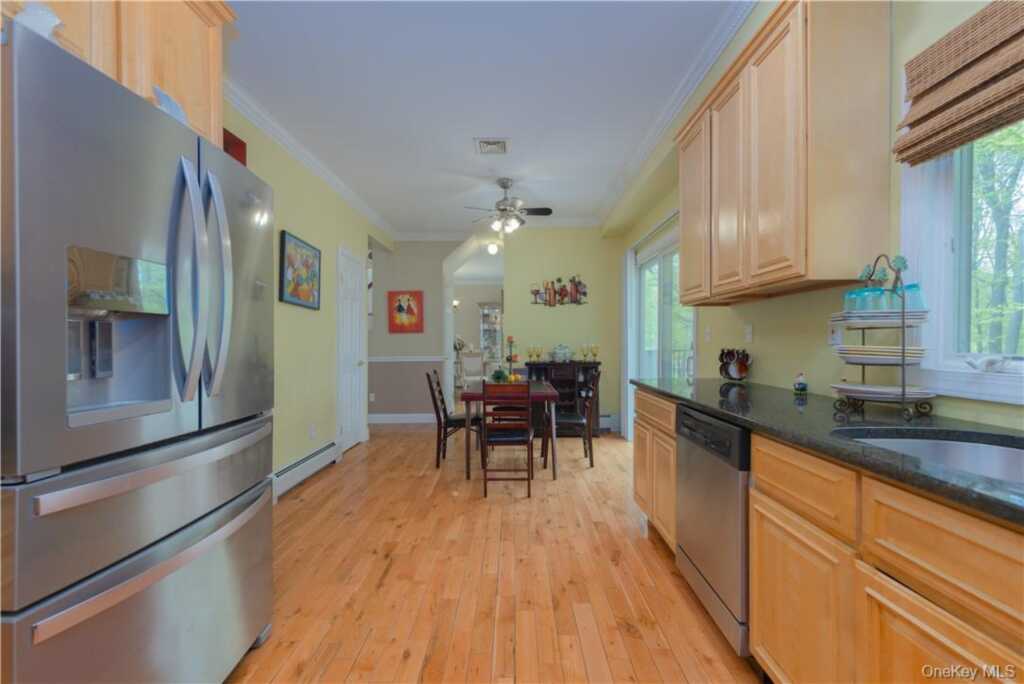 5 Park Avenue, New City, NY 10956 - Photo 11 of 29