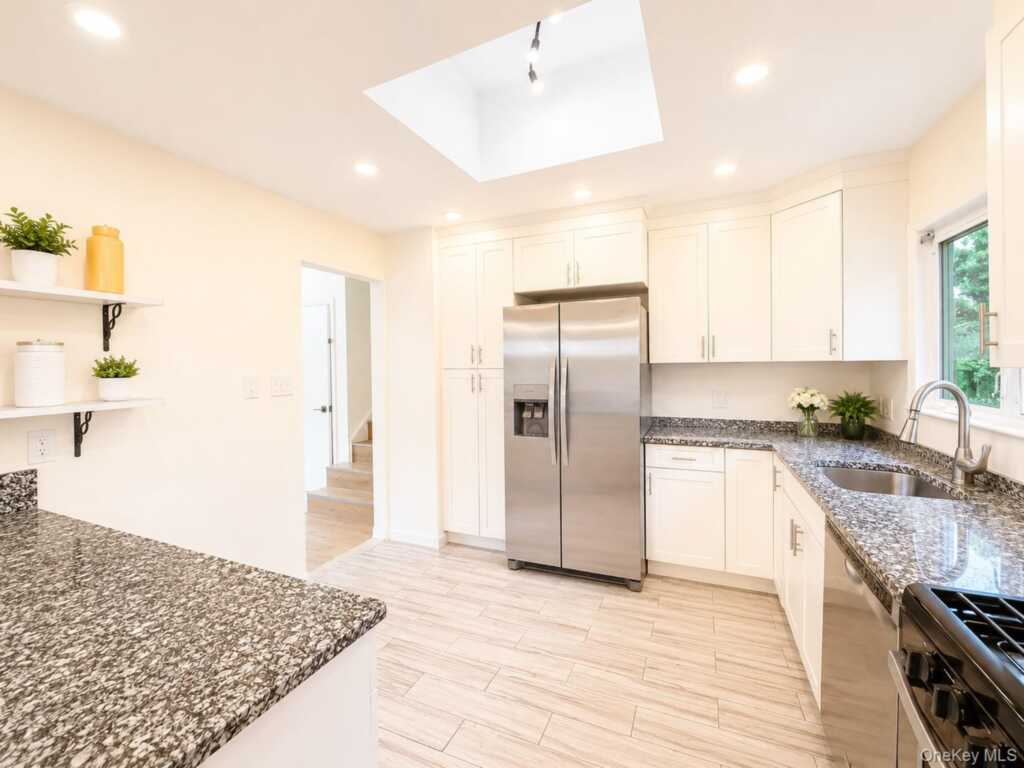 3 Soundview Street, New Rochelle, NY 10805 - Photo 10 of 14