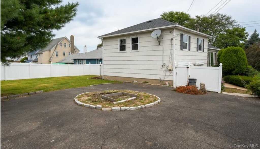 3 Soundview Street, New Rochelle, NY 10805 - Photo 3 of 3
