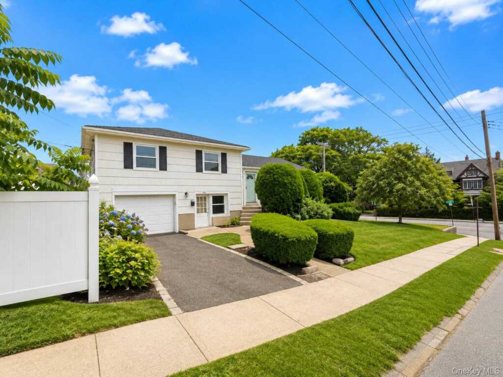 3 Soundview Street, New Rochelle, NY 10805 - Photo 4 of 14