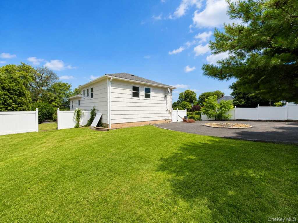 3 Soundview Street, New Rochelle, NY 10805 - Photo 5 of 14