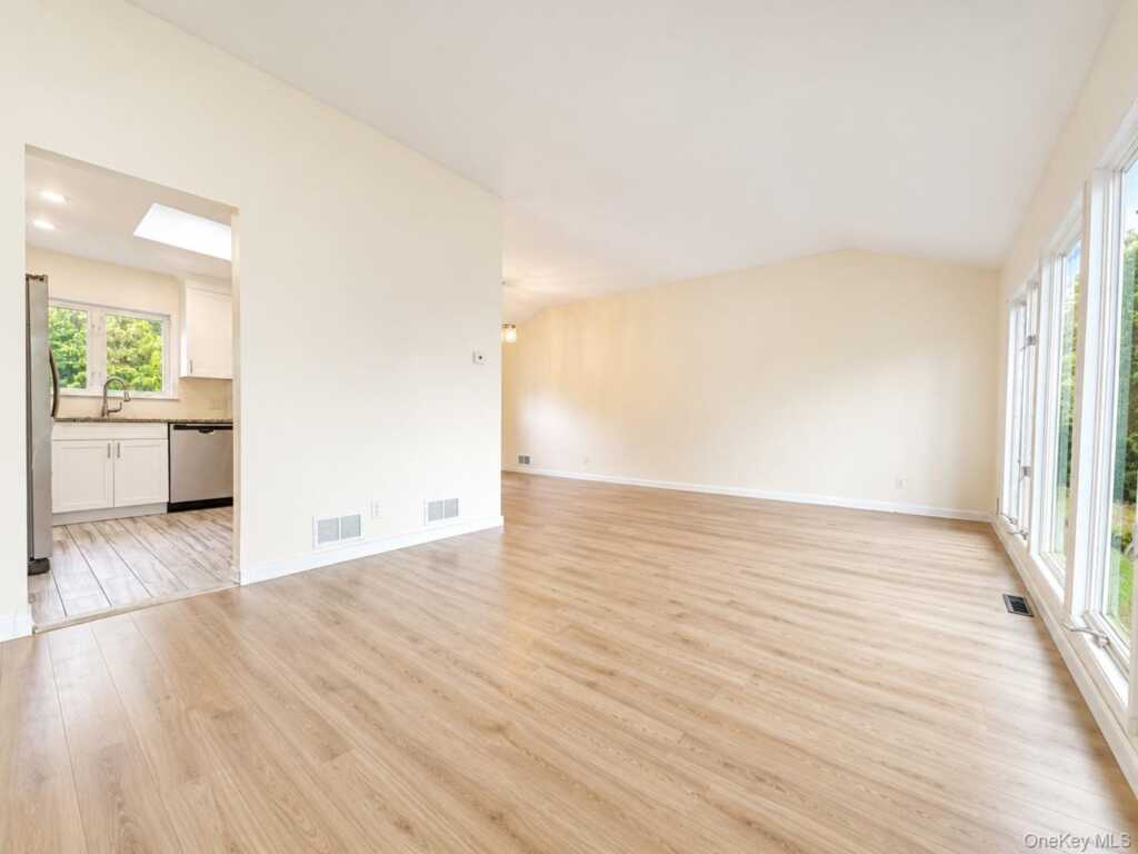 3 Soundview Street, New Rochelle, NY 10805 - Photo 6 of 14