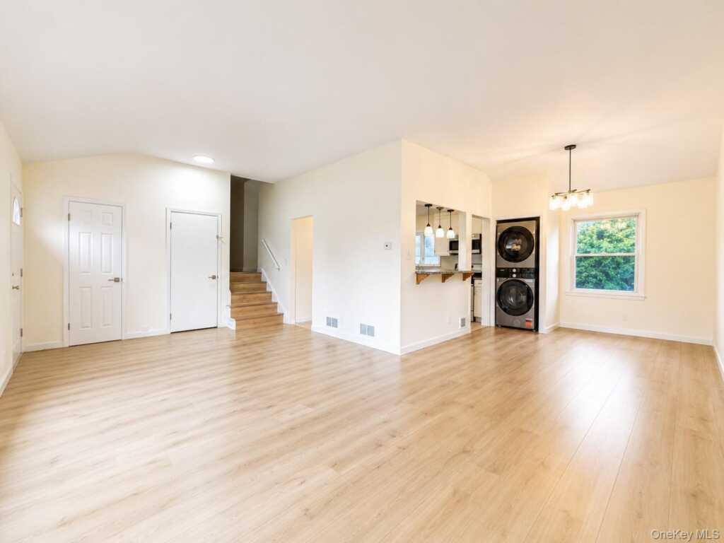 3 Soundview Street, New Rochelle, NY 10805 - Photo 7 of 14