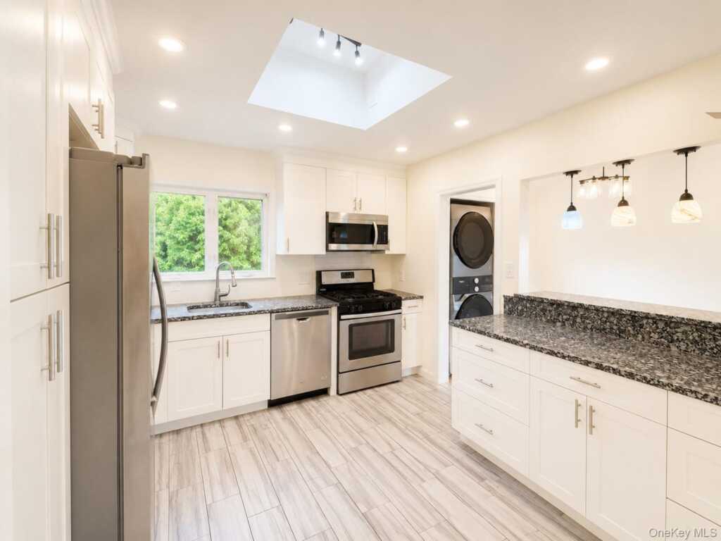 3 Soundview Street, New Rochelle, NY 10805 - Photo 9 of 14