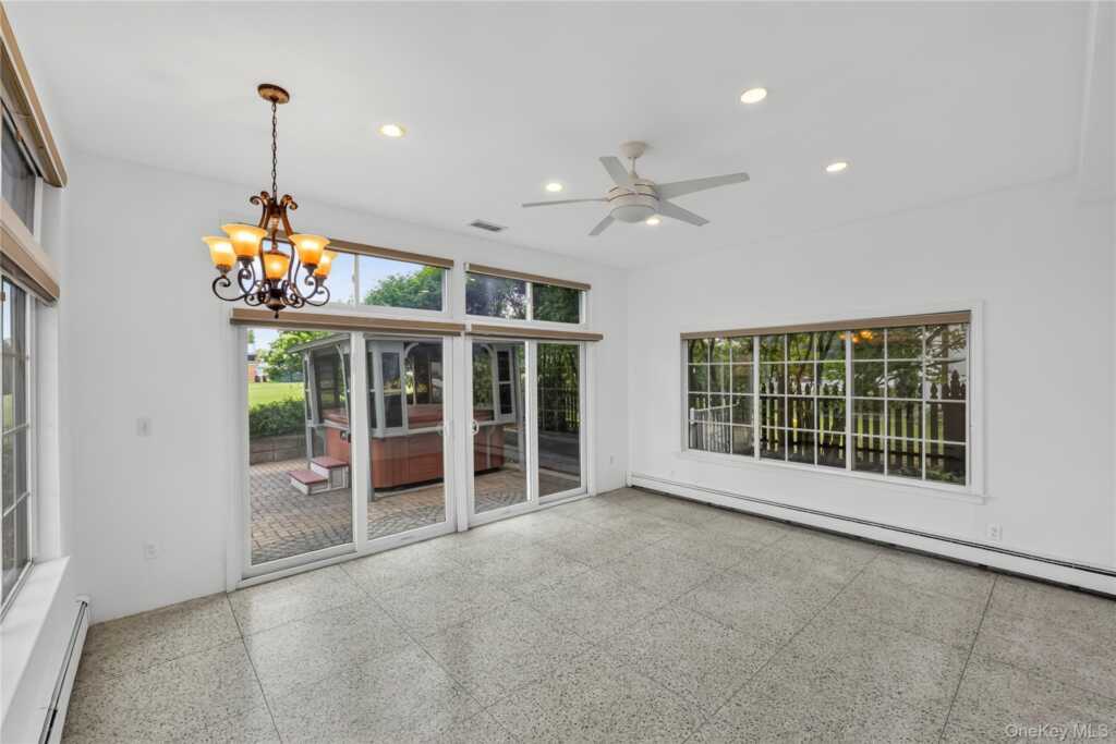 67 Topland Road, White Plains, NY 10605 - Photo 13 of 47