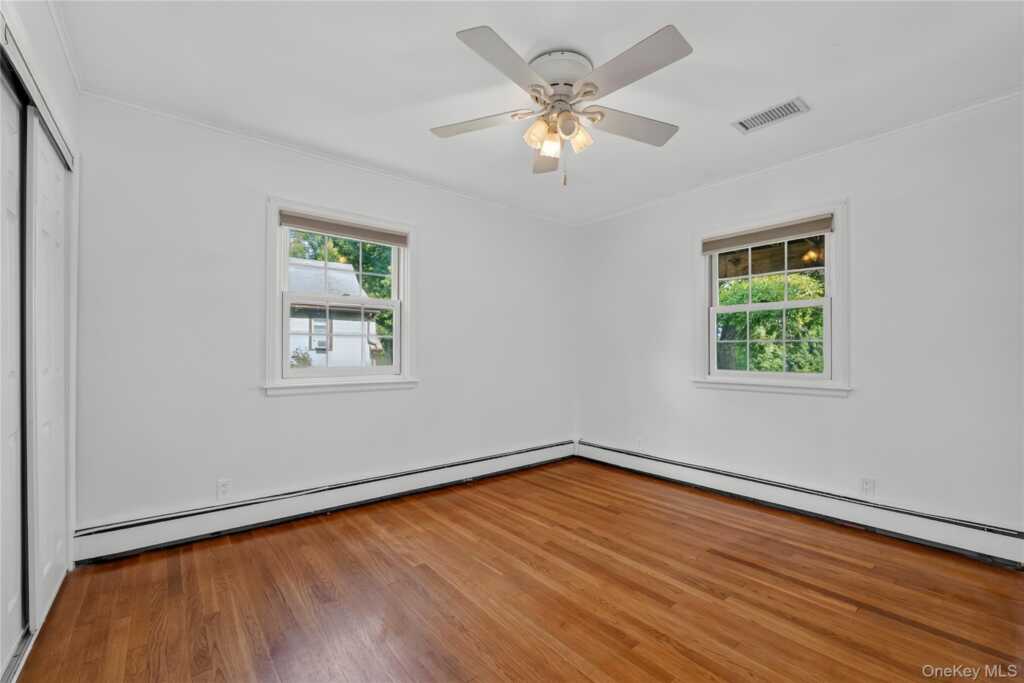 67 Topland Road, White Plains, NY 10605 - Photo 15 of 47