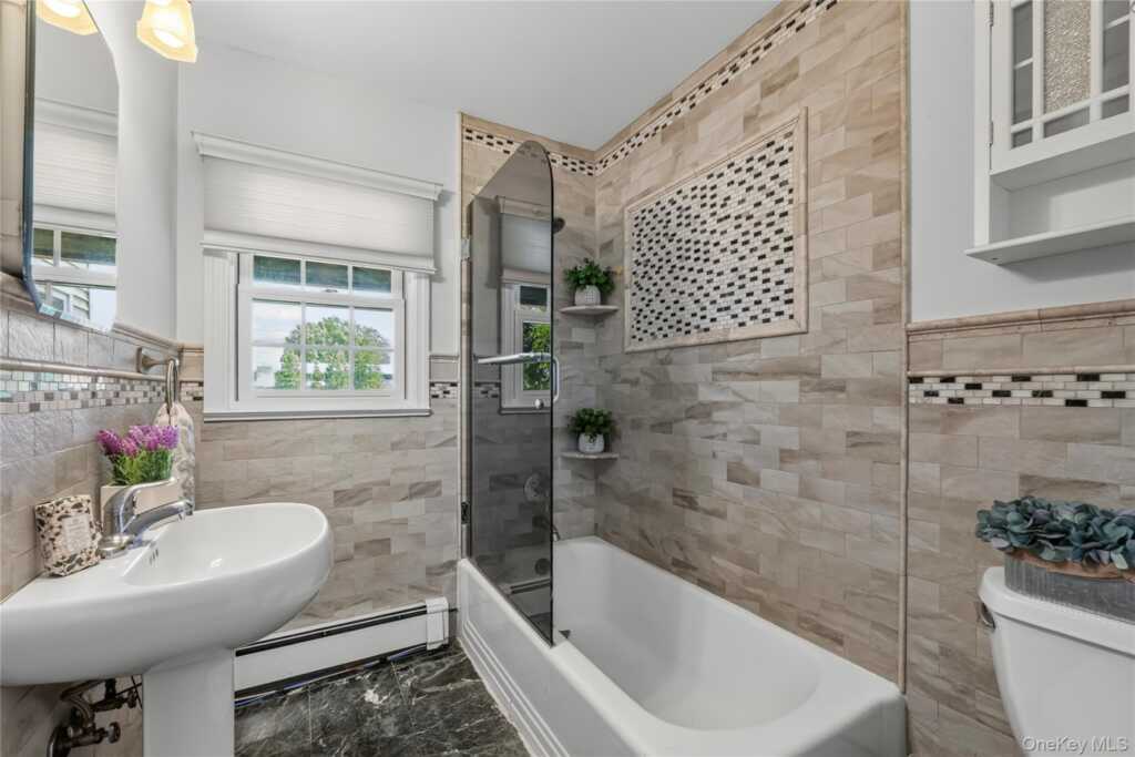 67 Topland Road, White Plains, NY 10605 - Photo 16 of 47