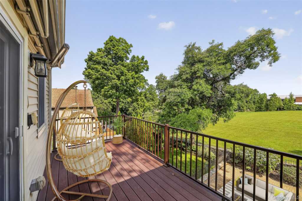 67 Topland Road, White Plains, NY 10605 - Photo 21 of 47