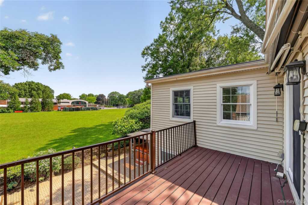 67 Topland Road, White Plains, NY 10605 - Photo 22 of 47
