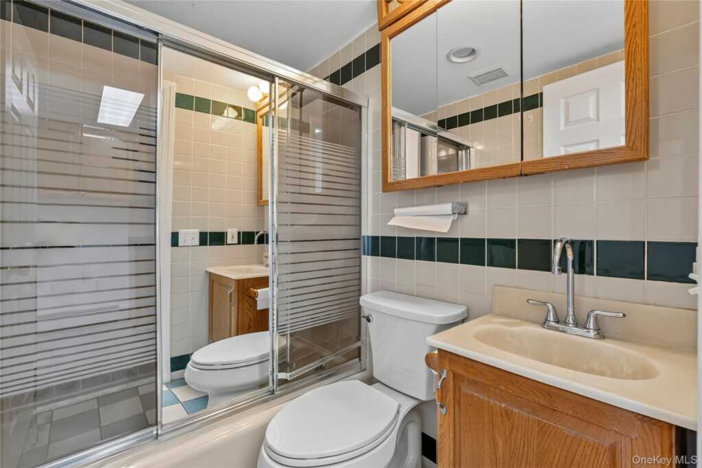 67 Topland Road, White Plains, NY 10605 - Photo 33 of 47