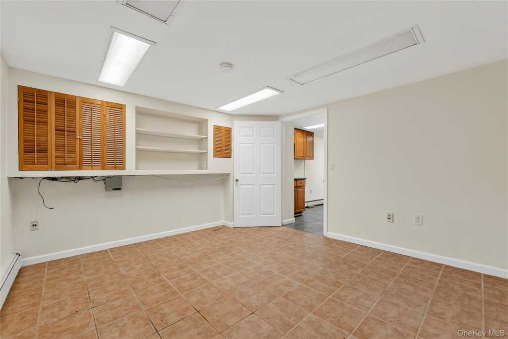 67 Topland Road, White Plains, NY 10605 - Photo 34 of 47