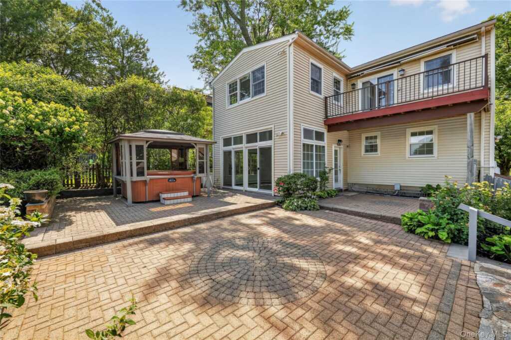 67 Topland Road, White Plains, NY 10605 - Photo 37 of 47