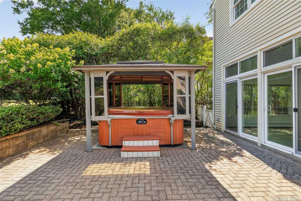 67 Topland Road, White Plains, NY 10605 - Photo 38 of 47