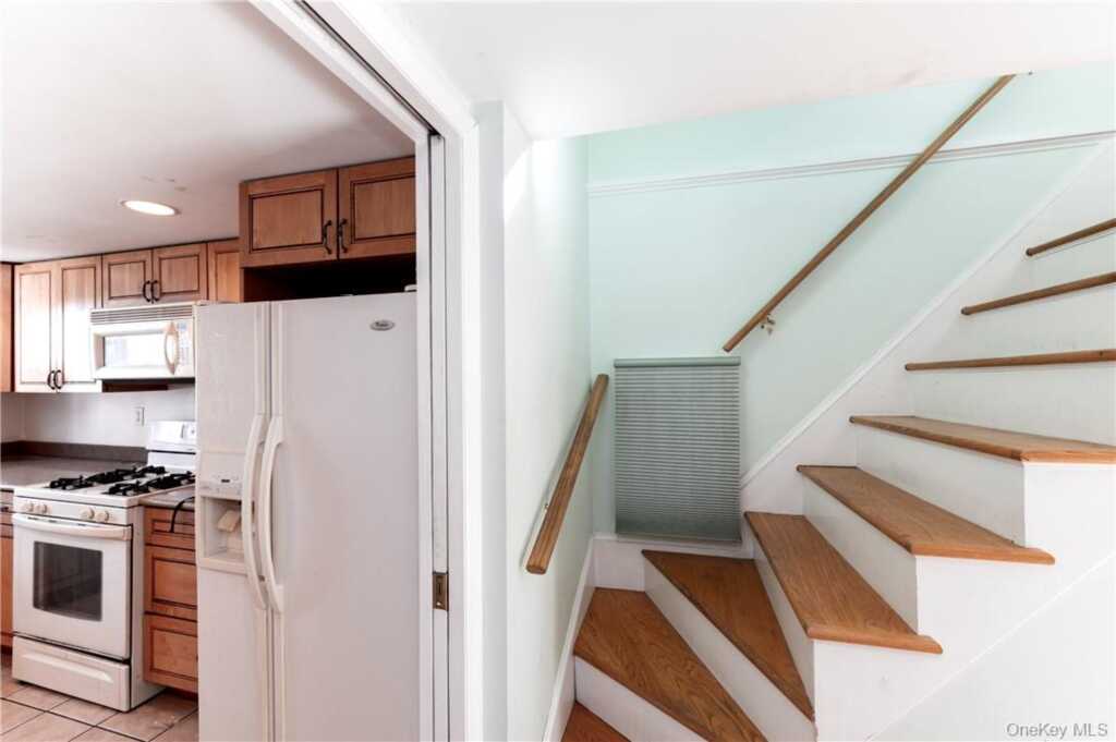 7 Van Houten Street, Nyack, NY 10960 - Photo 12 of 31