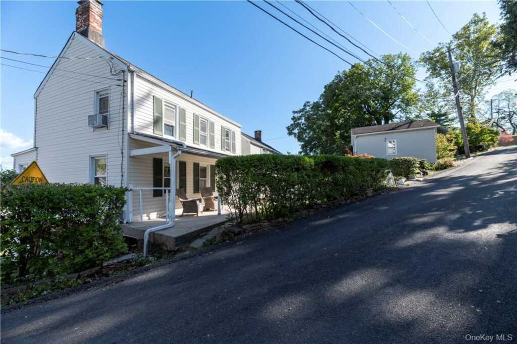 7 Van Houten Street, Nyack, NY 10960 - Photo 3 of 31