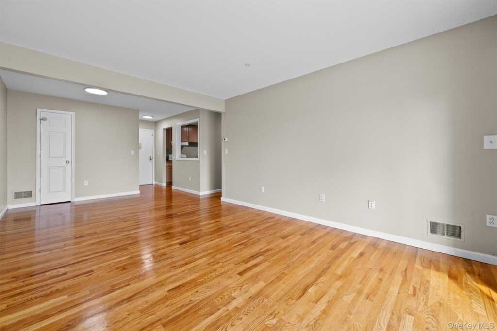 10-12 Chestnut Street, Unit #B104, Suffern, NY 10901 - Photo 16 of 35