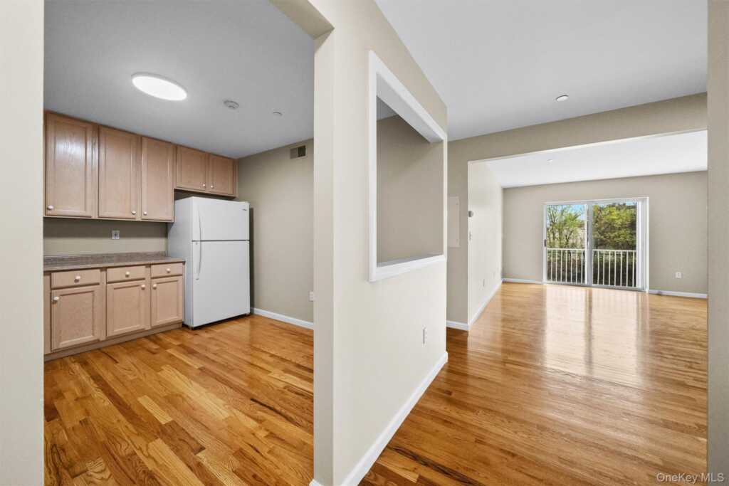 10-12 Chestnut Street, Unit #B104, Suffern, NY 10901 - Photo 4 of 35