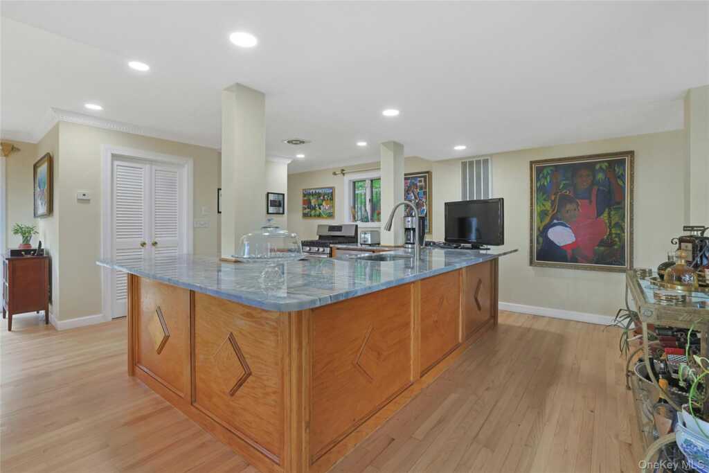 908 Route 9W, Nyack, NY 10960 - Photo 11 of 42