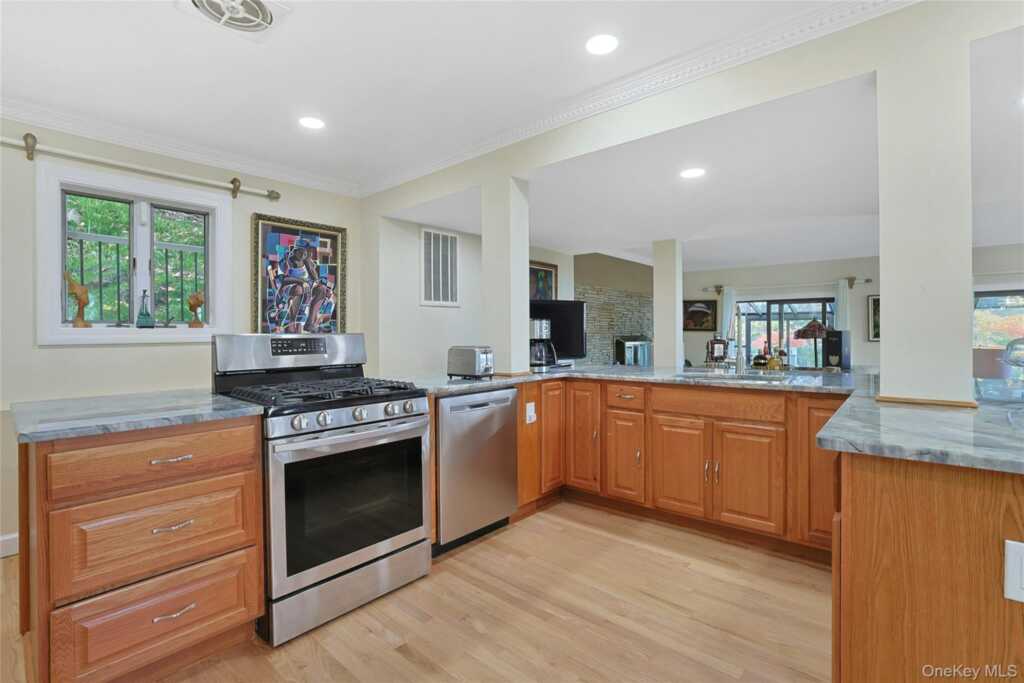 908 Route 9W, Nyack, NY 10960 - Photo 13 of 42