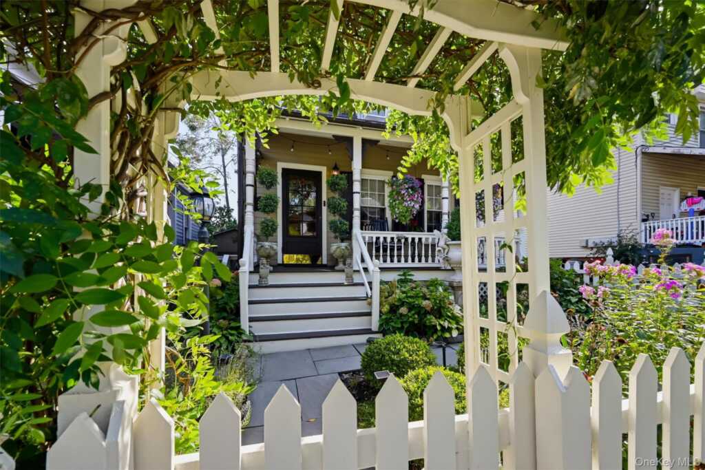 133 Cedar Hill Avenue, Nyack, NY 10960 - Photo 4 of 49