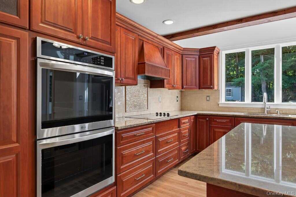 7 Stanley Road, White Plains, NY 10605 - Photo 16 of 50