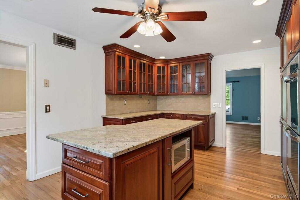 7 Stanley Road, White Plains, NY 10605 - Photo 17 of 50