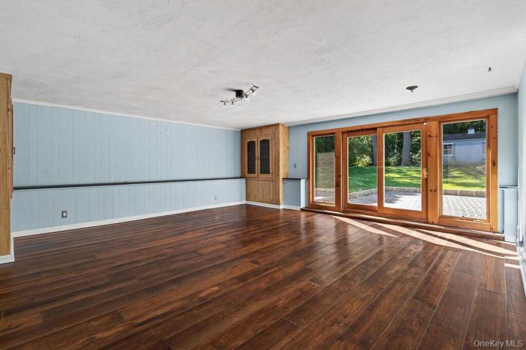 7 Stanley Road, White Plains, NY 10605 - Photo 24 of 50
