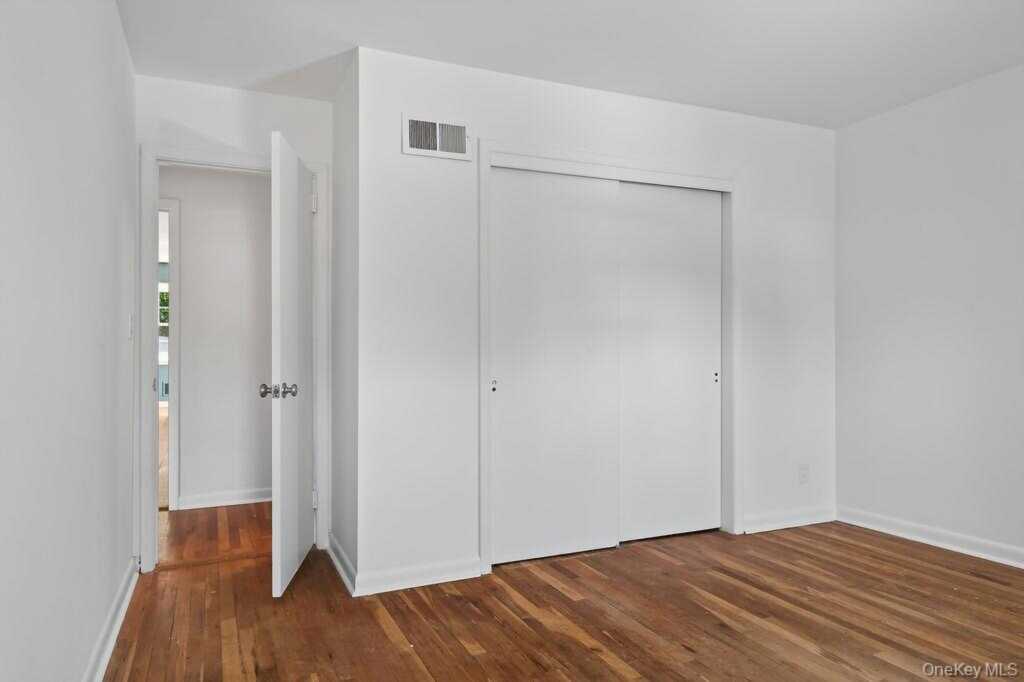 7 Stanley Road, White Plains, NY 10605 - Photo 25 of 50