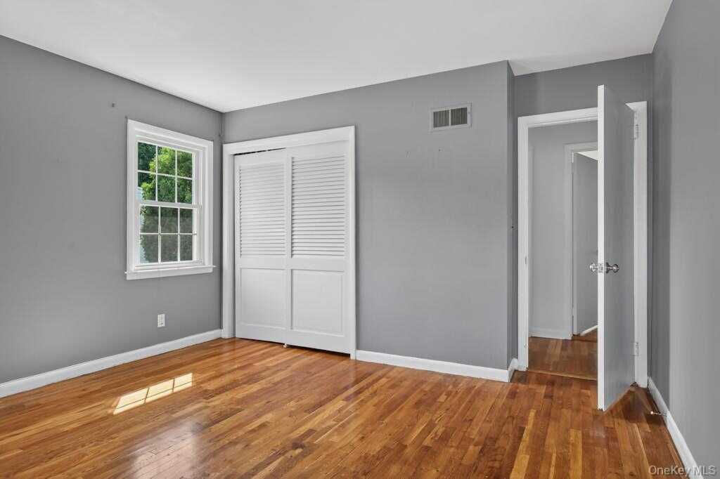 7 Stanley Road, White Plains, NY 10605 - Photo 28 of 50