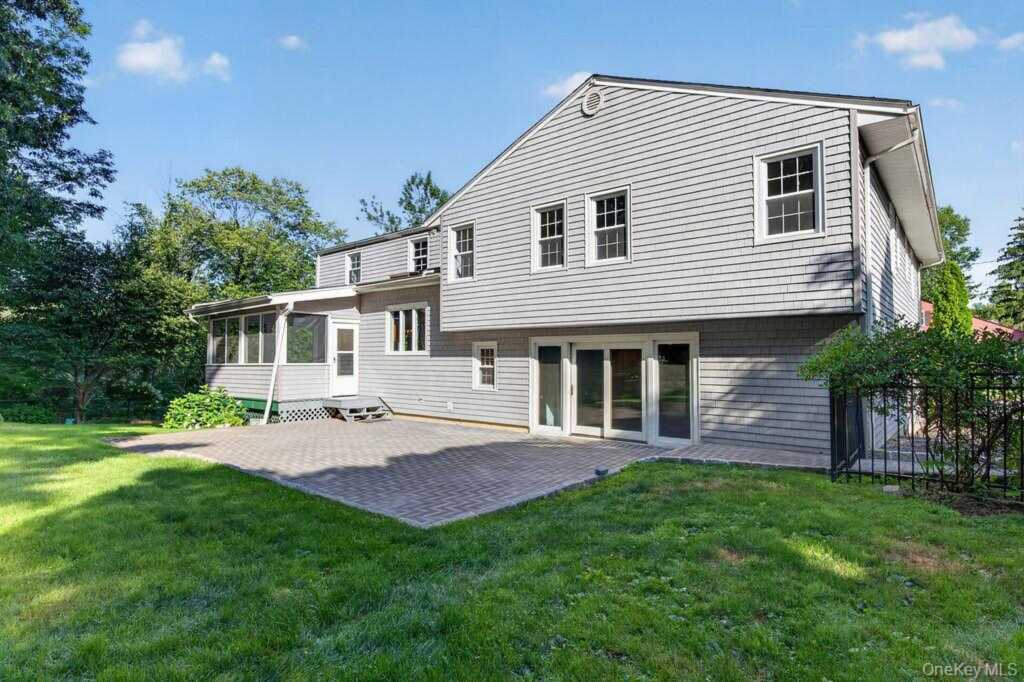 7 Stanley Road, White Plains, NY 10605 - Photo 3 of 50