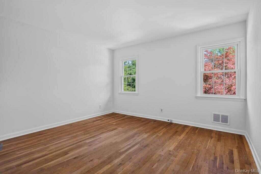 7 Stanley Road, White Plains, NY 10605 - Photo 35 of 50