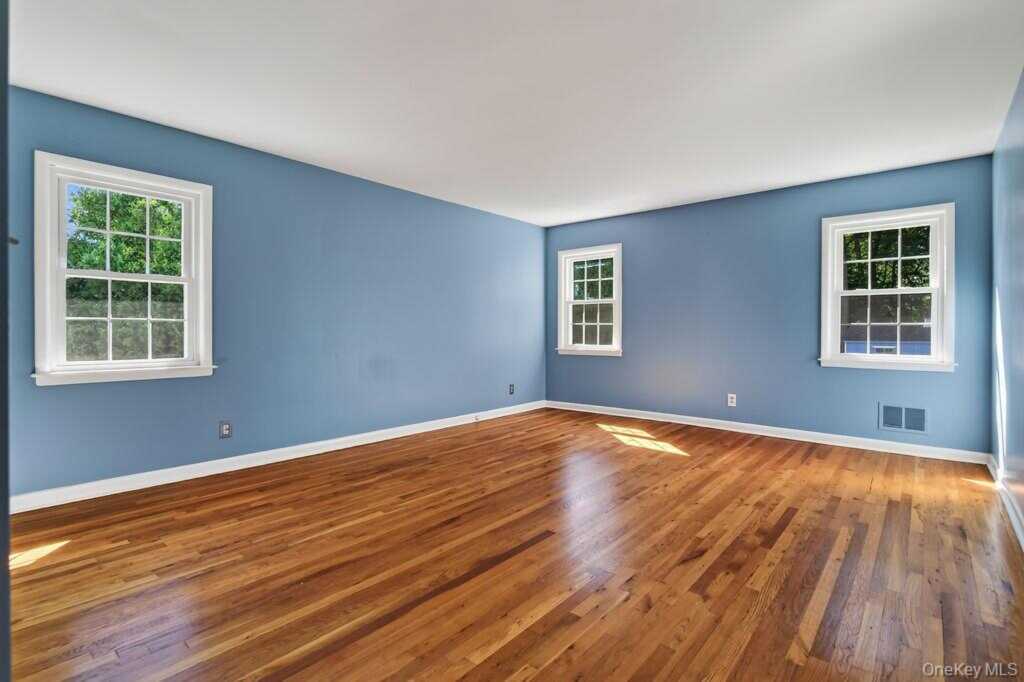 7 Stanley Road, White Plains, NY 10605 - Photo 36 of 50