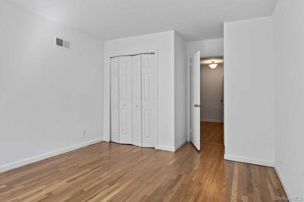 7 Stanley Road, White Plains, NY 10605 - Photo 38 of 50