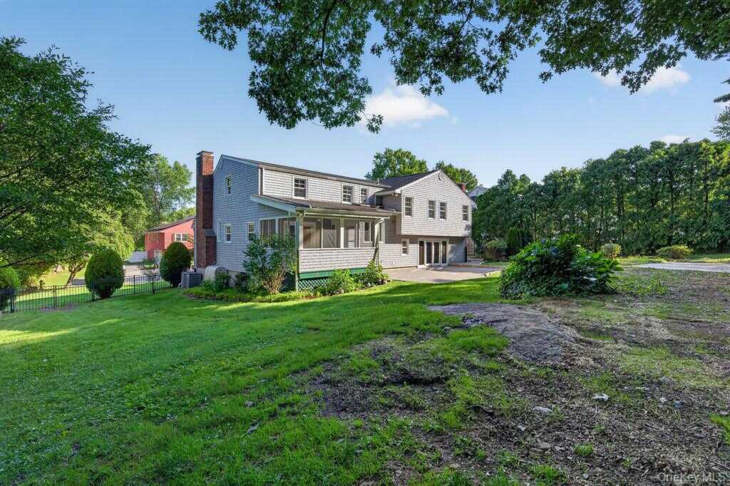 7 Stanley Road, White Plains, NY 10605 - Photo 7 of 50