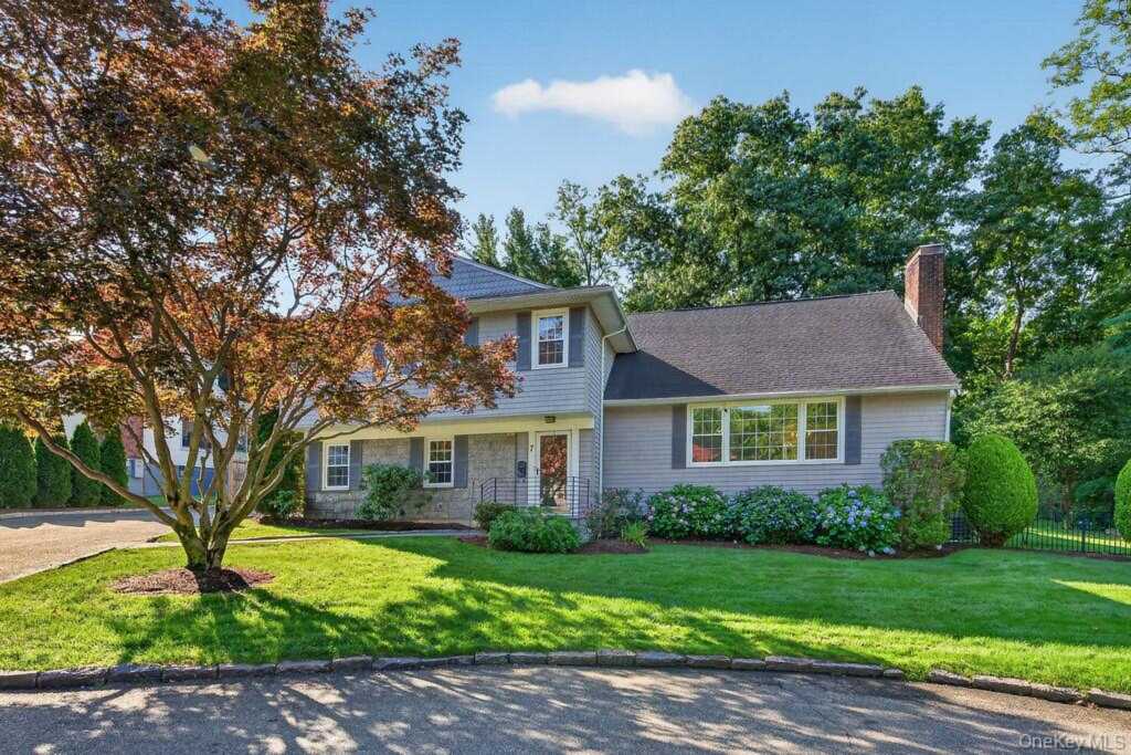 7 Stanley Road, White Plains, NY 10605 - Photo 9 of 50