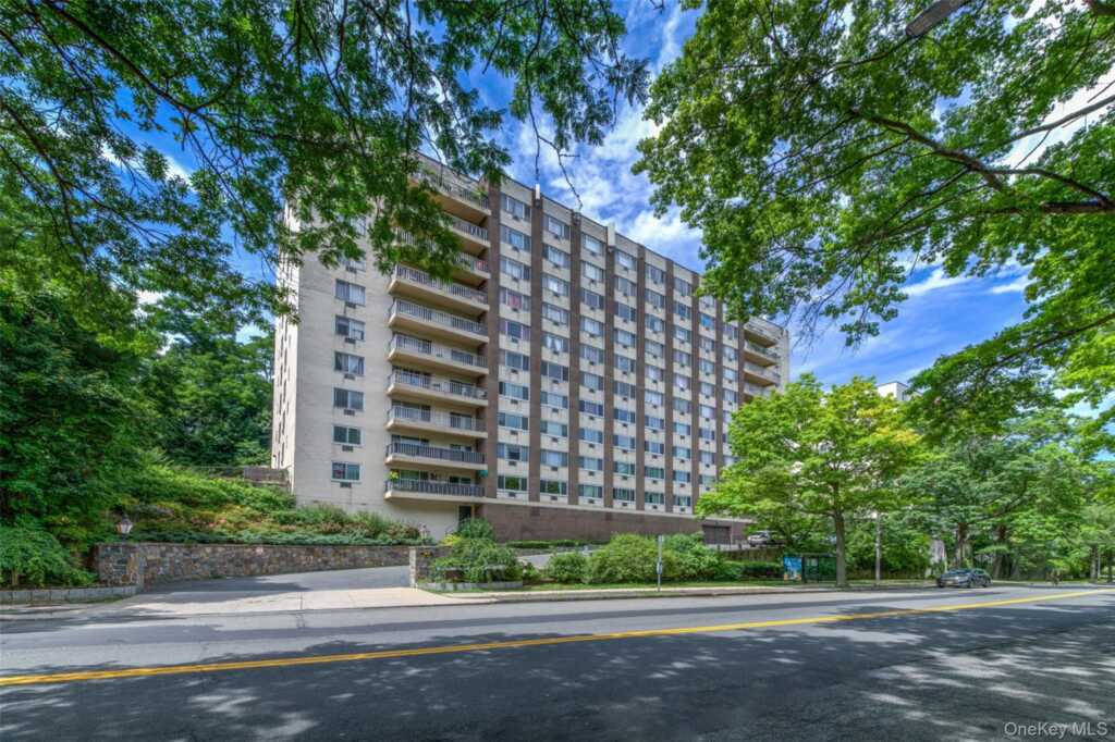 125 Lake Street, Unit #11-D North, White Plains, NY 10604