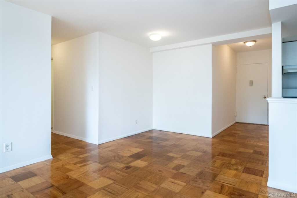 125 Lake Street, Unit #11-D North, White Plains, NY 10604 - Photo 19 of 27