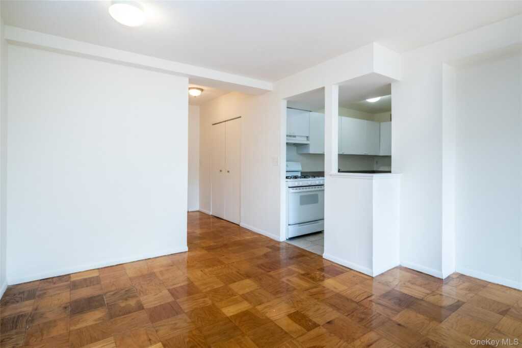 125 Lake Street, Unit #11-D North, White Plains, NY 10604 - Photo 20 of 27