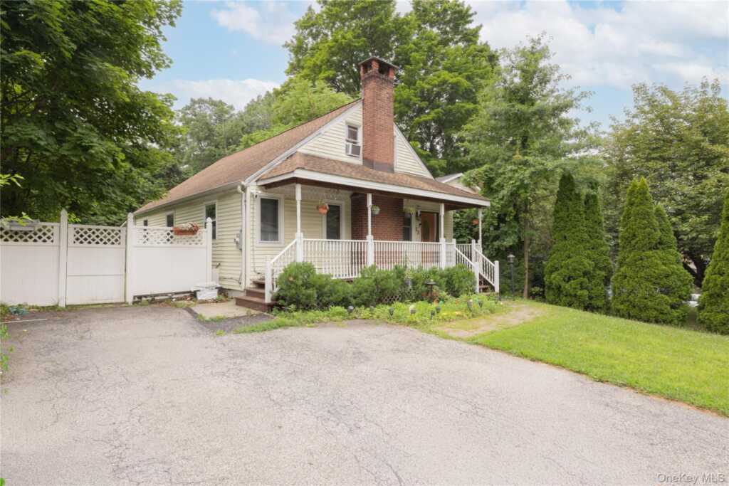 22 W Crooked Hill Road, Pearl River, NY 10965