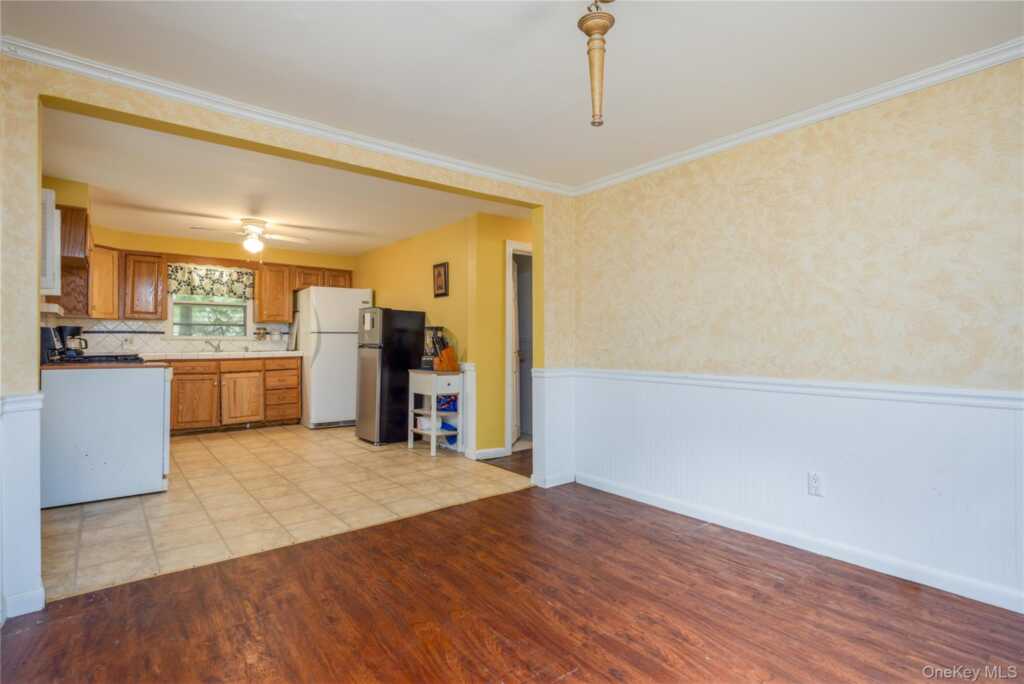 22 W Crooked Hill Road, Pearl River, NY 10965 - Photo 10 of 17