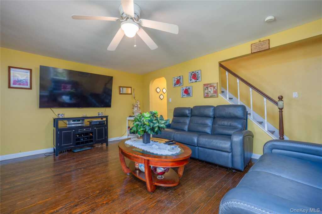 22 W Crooked Hill Road, Pearl River, NY 10965 - Photo 7 of 17
