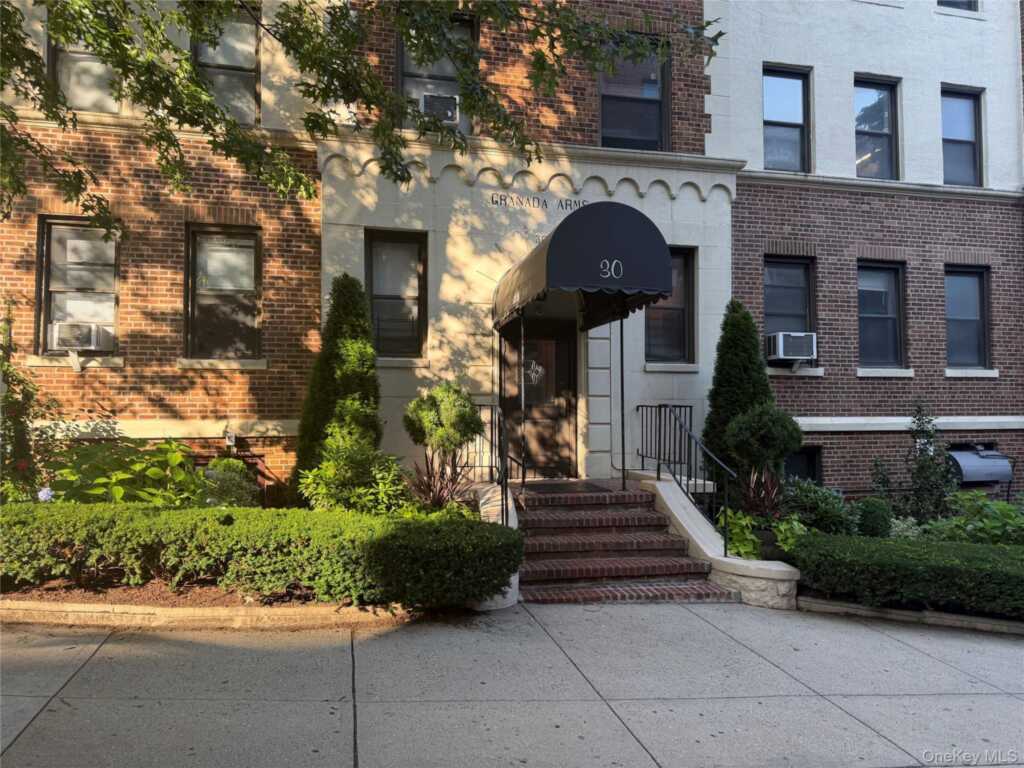 30 Windsor Terrace, Unit #2D, White Plains, NY 10601