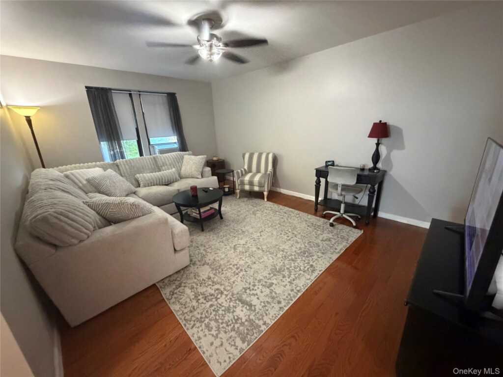 30 Windsor Terrace, Unit #2D, White Plains, NY 10601 - Photo 3 of 24