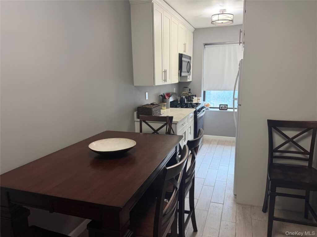 30 Windsor Terrace, Unit #2D, White Plains, NY 10601 - Photo 7 of 24