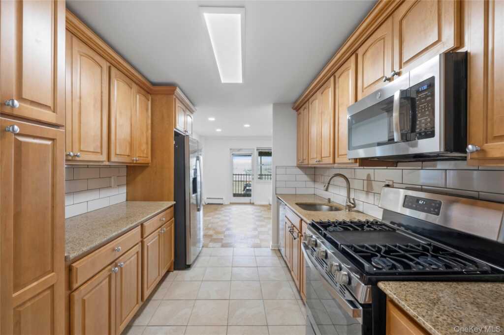 101 Gedney Street, Unit #EE, Nyack, NY 10960 - Photo 7 of 19