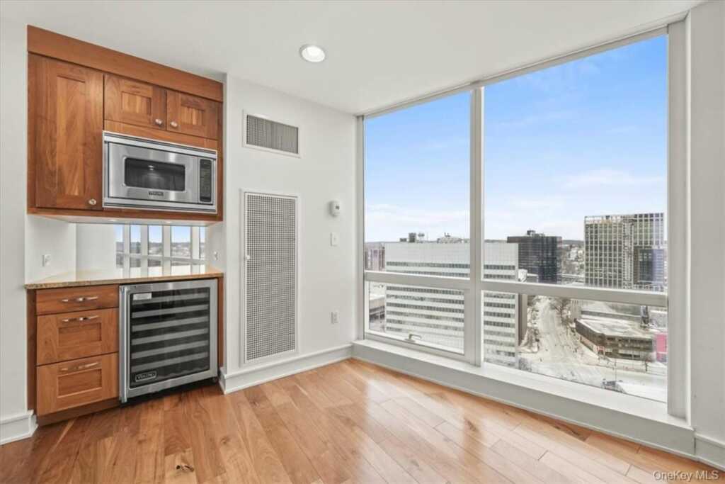 5 Renaissance, Unit #18E, White Plains, NY 10601 - Photo 10 of 34