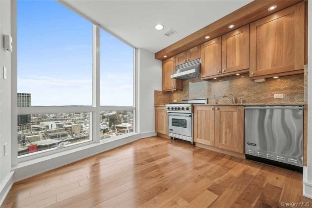 5 Renaissance, Unit #18E, White Plains, NY 10601 - Photo 11 of 34