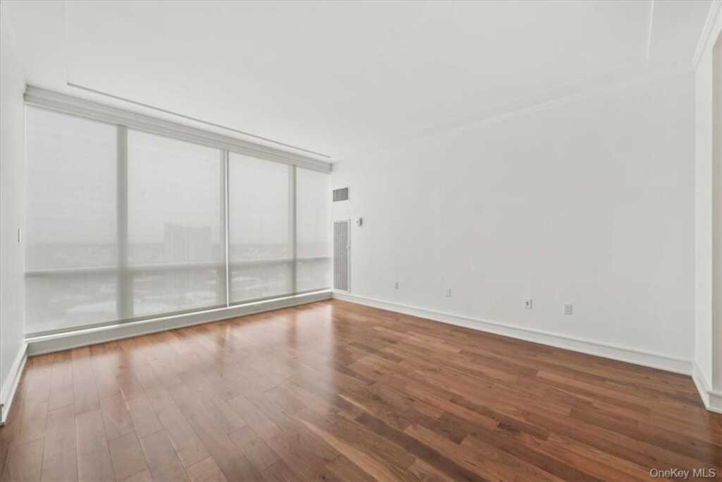 5 Renaissance, Unit #18E, White Plains, NY 10601 - Photo 26 of 34