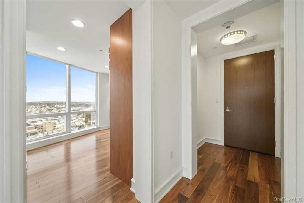 5 Renaissance, Unit #18E, White Plains, NY 10601 - Photo 5 of 34